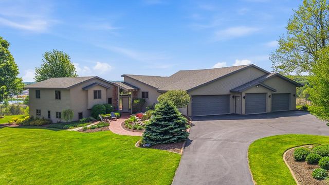 N6596 Riverview ROAD, Plymouth, WI 53073
