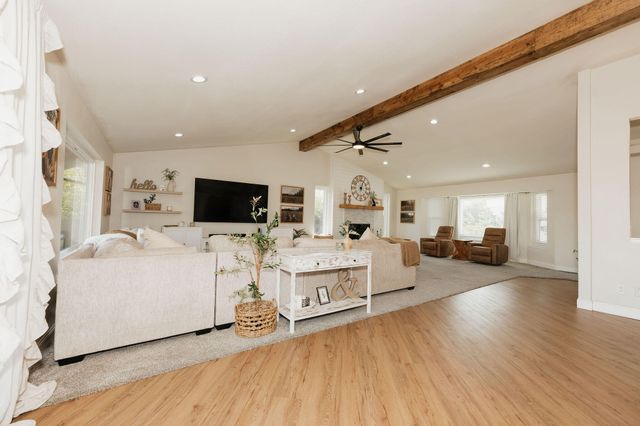 4204 Sudden Wind Court, Redding, CA 96001