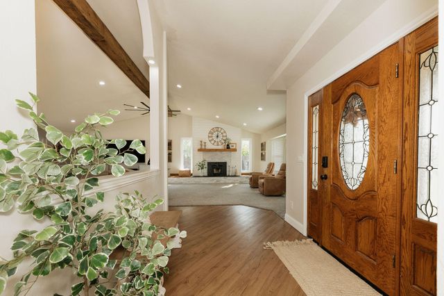 4204 Sudden Wind Court, Redding, CA 96001