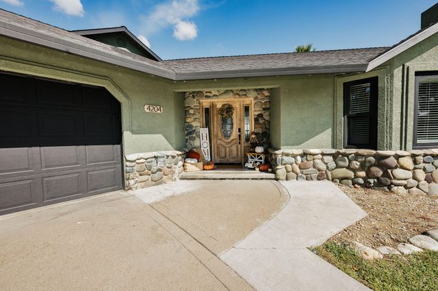 4204 Sudden Wind Court, Redding, CA 96001