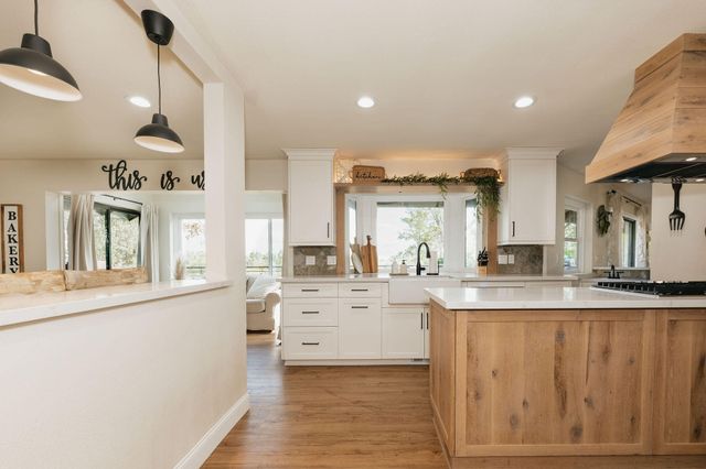 4204 Sudden Wind Court, Redding, CA 96001