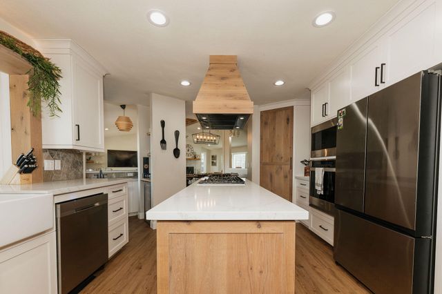 4204 Sudden Wind Court, Redding, CA 96001