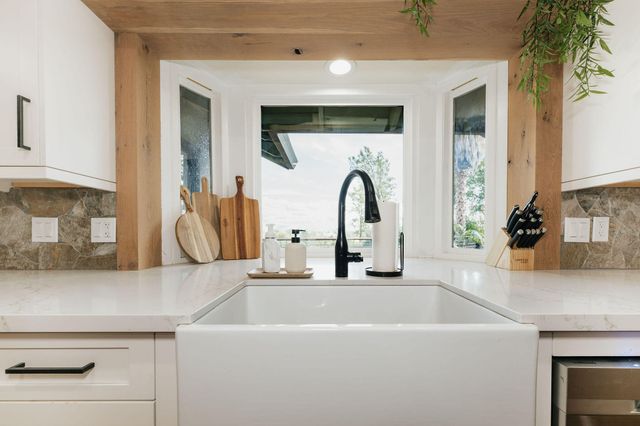 4204 Sudden Wind Court, Redding, CA 96001