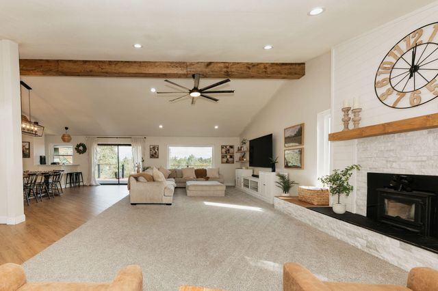 4204 Sudden Wind Court, Redding, CA 96001