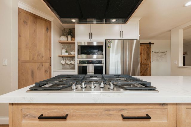 4204 Sudden Wind Court, Redding, CA 96001