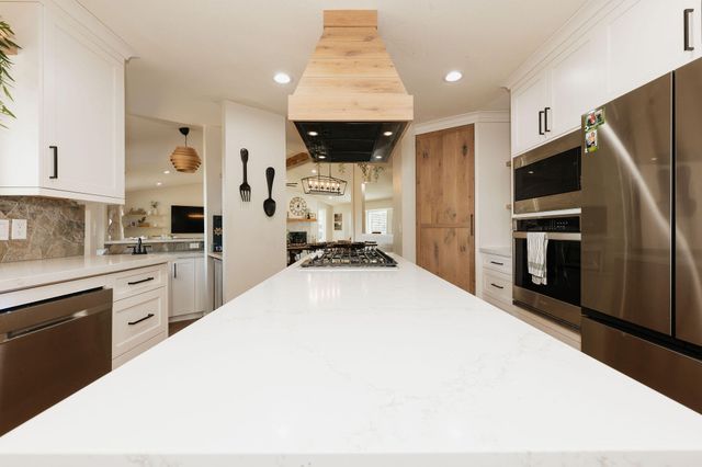 4204 Sudden Wind Court, Redding, CA 96001