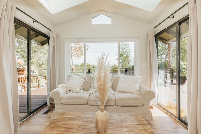 4204 Sudden Wind Court, Redding, CA 96001