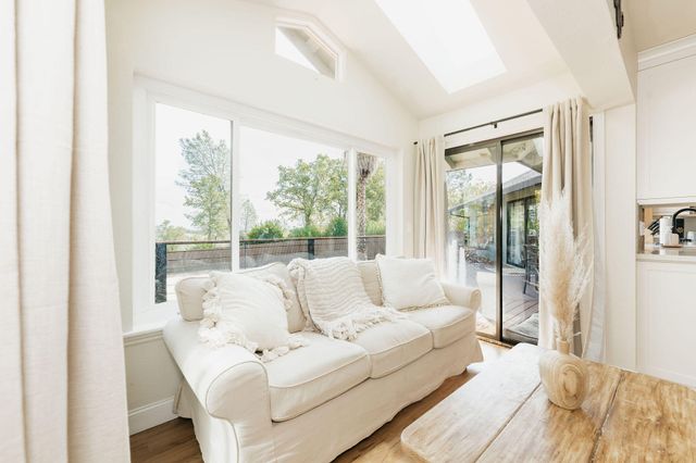 4204 Sudden Wind Court, Redding, CA 96001