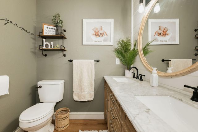 4204 Sudden Wind Court, Redding, CA 96001