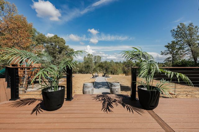 4204 Sudden Wind Court, Redding, CA 96001