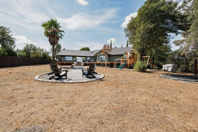 4204 Sudden Wind Court, Redding, CA 96001