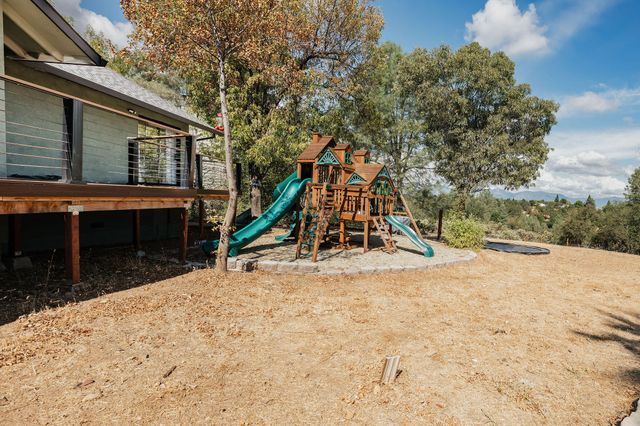 4204 Sudden Wind Court, Redding, CA 96001