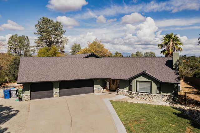 4204 Sudden Wind Court, Redding, CA 96001