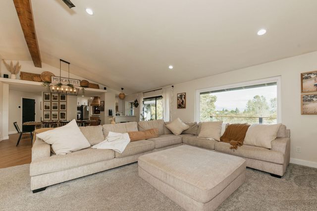 4204 Sudden Wind Court, Redding, CA 96001