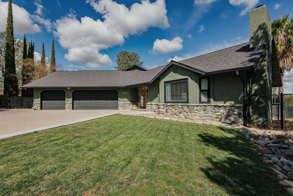 4204 Sudden Wind Court, Redding, CA 96001