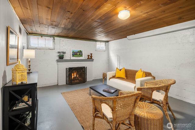 1309 N 80th Street, Seattle, WA 98103