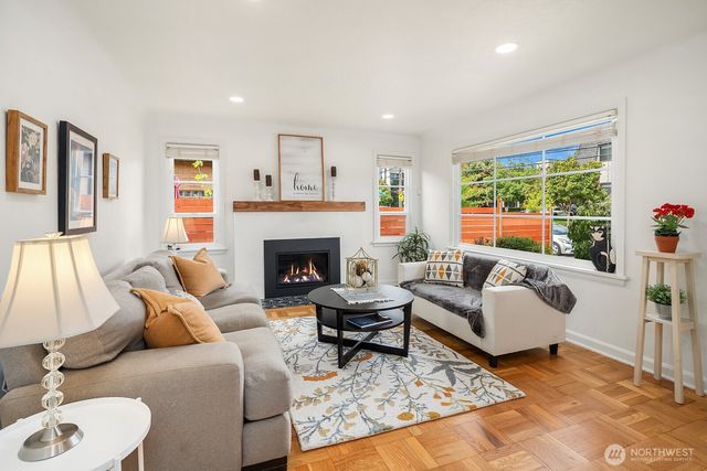 1309 N 80th Street, Seattle, WA 98103