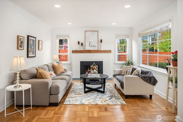 1309 N 80th Street, Seattle, WA 98103