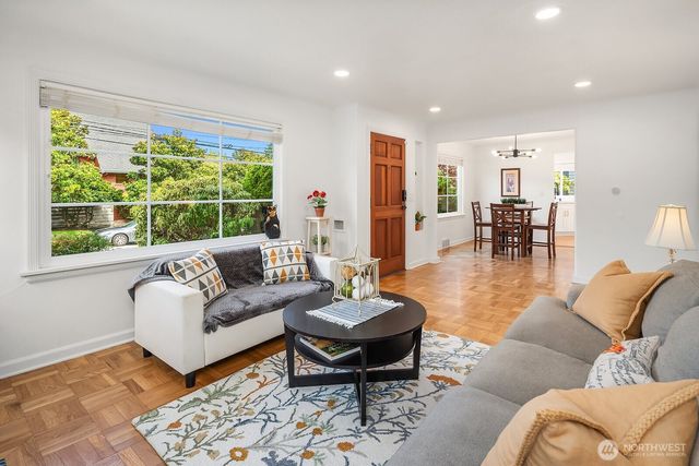 1309 N 80th Street, Seattle, WA 98103