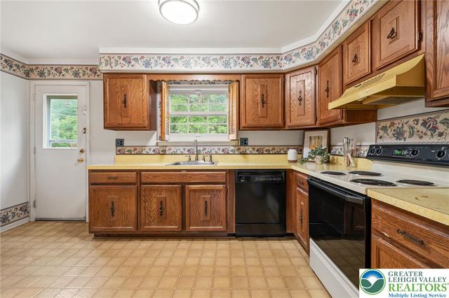 1615 Valley Forge Road, South Whitehall Twp, PA 18104