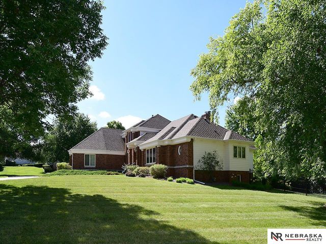 15835 Burt Street, Omaha, NE 68118