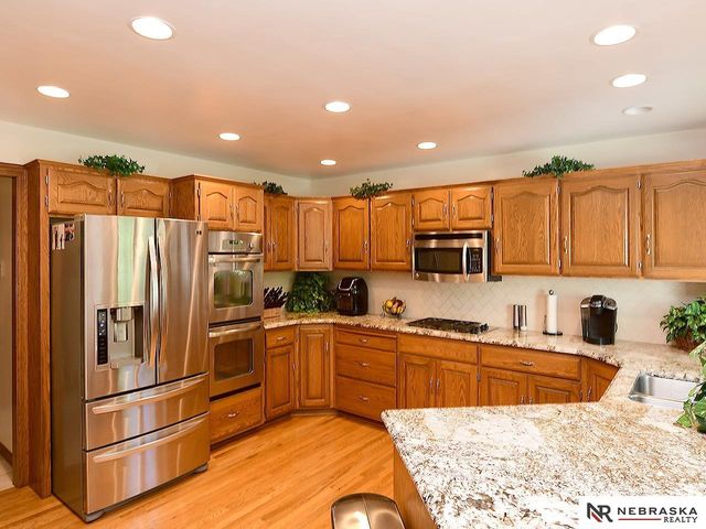 15835 Burt Street, Omaha, NE 68118
