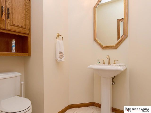 15835 Burt Street, Omaha, NE 68118