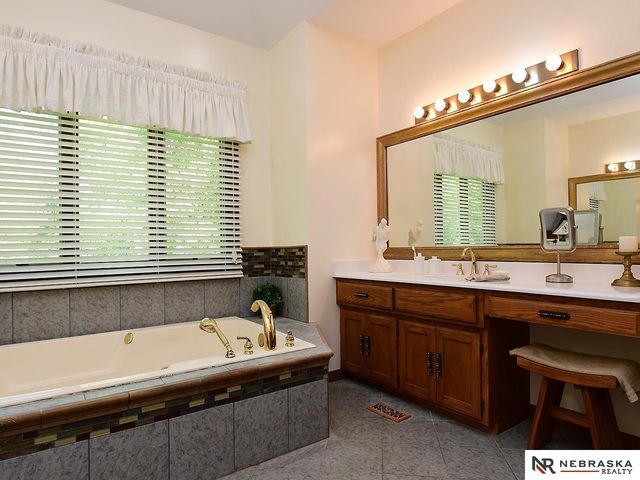 15835 Burt Street, Omaha, NE 68118