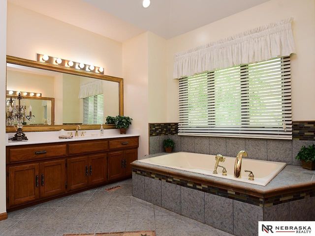 15835 Burt Street, Omaha, NE 68118