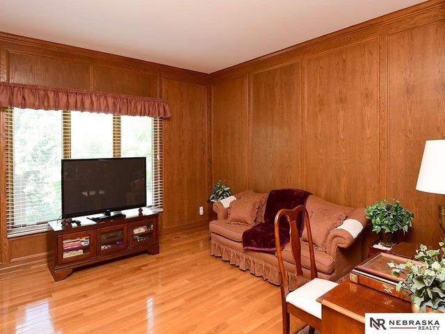 15835 Burt Street, Omaha, NE 68118