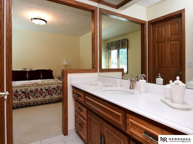 15835 Burt Street, Omaha, NE 68118