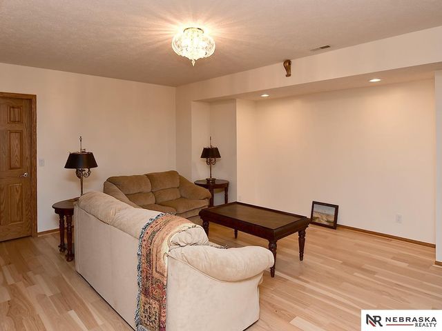 15835 Burt Street, Omaha, NE 68118