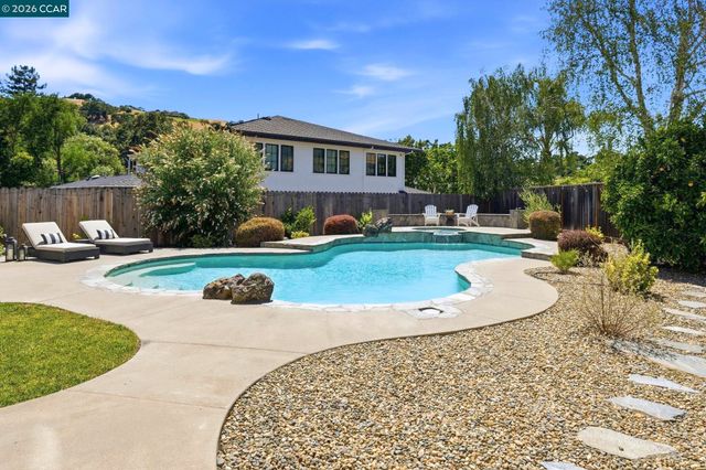 183 Lasata Ct, Danville, CA 94526