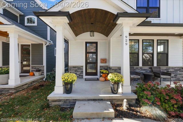 929 N Pleasant Street, Royal Oak, MI 48067