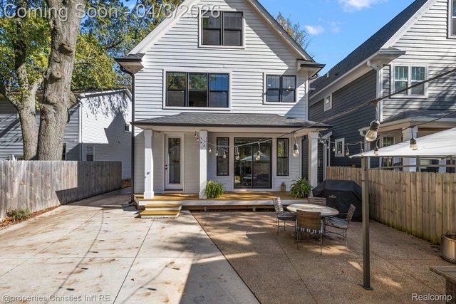 929 N Pleasant Street, Royal Oak, MI 48067