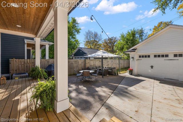 929 N Pleasant Street, Royal Oak, MI 48067