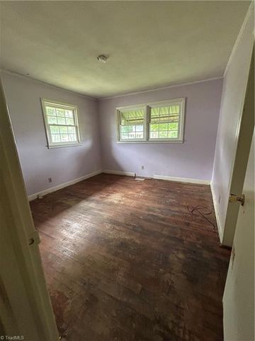 5108 Summit Avenue, Greensboro, NC 27401