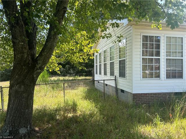 5108 Summit Avenue, Greensboro, NC 27401