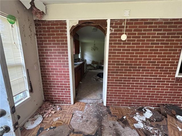 5108 Summit Avenue, Greensboro, NC 27401