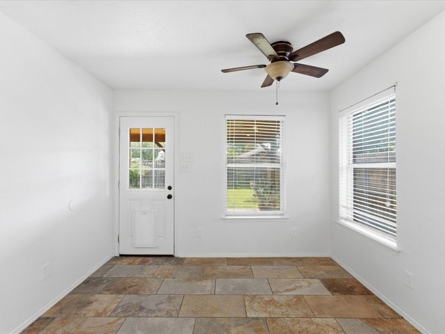 6003 Brookfall Drive, Arlington, TX 76018