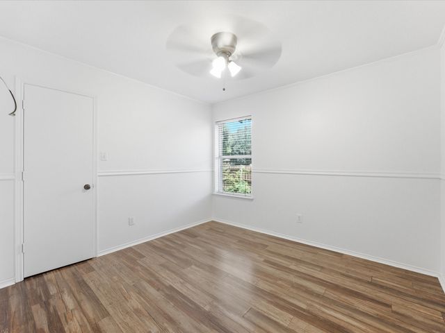 6003 Brookfall Drive, Arlington, TX 76018