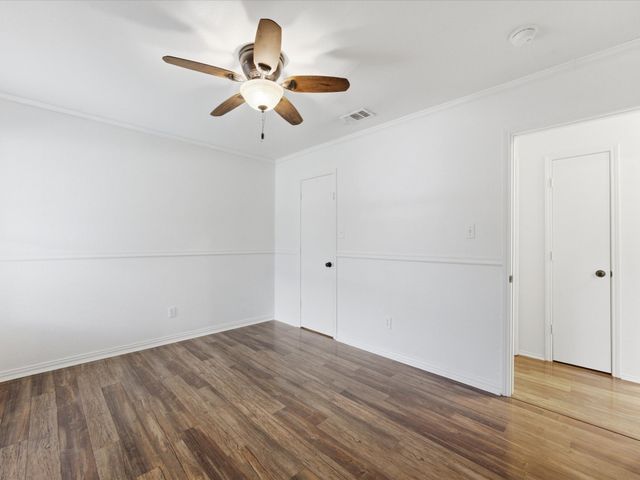 6003 Brookfall Drive, Arlington, TX 76018