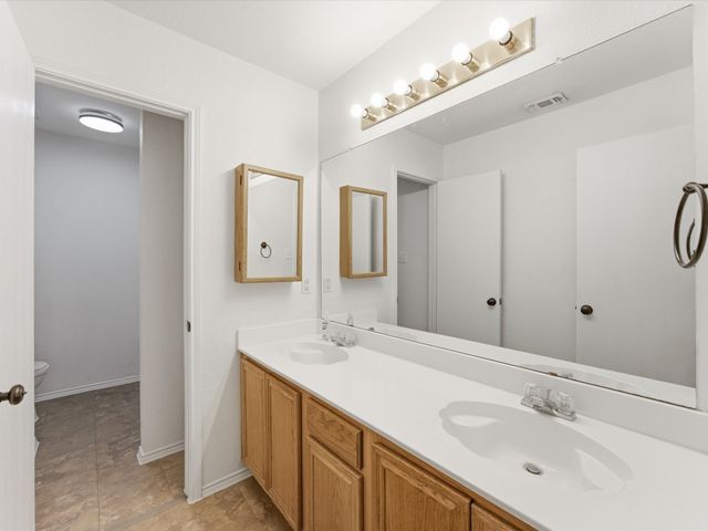 6003 Brookfall Drive, Arlington, TX 76018
