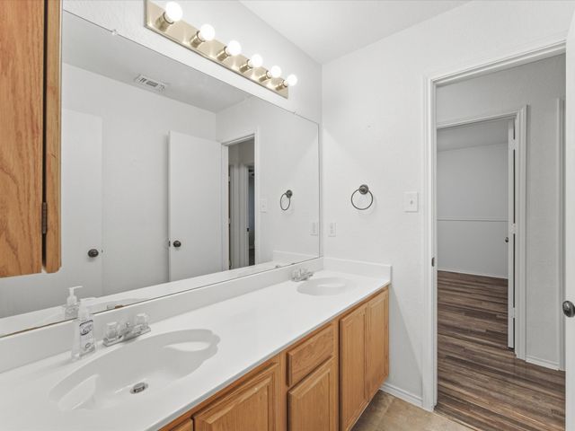 6003 Brookfall Drive, Arlington, TX 76018