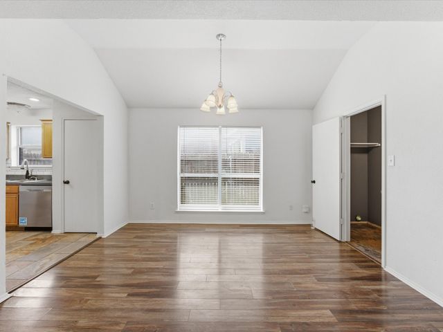 6003 Brookfall Drive, Arlington, TX 76018