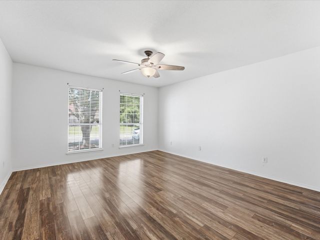 6003 Brookfall Drive, Arlington, TX 76018