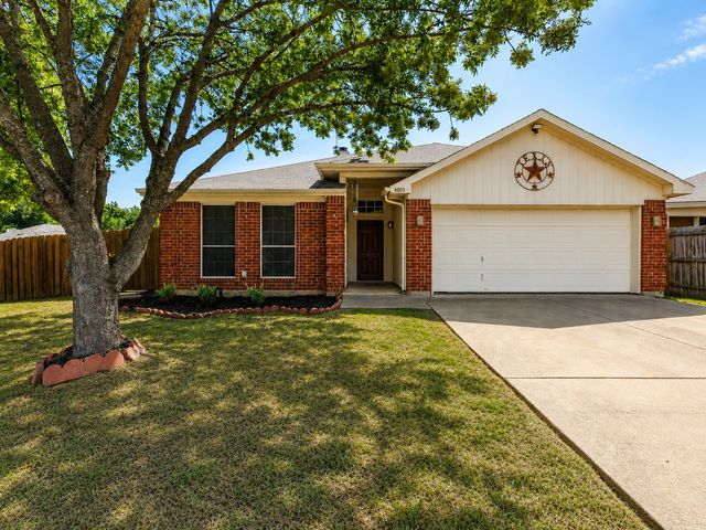 6003 Brookfall Drive, Arlington, TX 76018