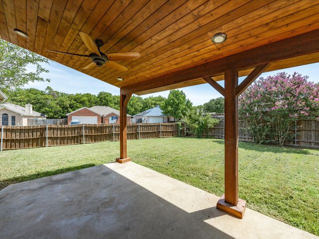 6003 Brookfall Drive, Arlington, TX 76018