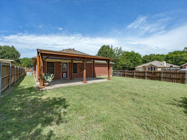 6003 Brookfall Drive, Arlington, TX 76018