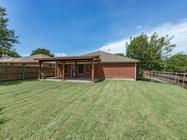 6003 Brookfall Drive, Arlington, TX 76018